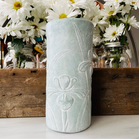 Isabel Bloom•Vintage 1999•Cast Concrete• Frosted Blue/Green•Iris Vase w/Insert🌼 - Picture 5 of 12